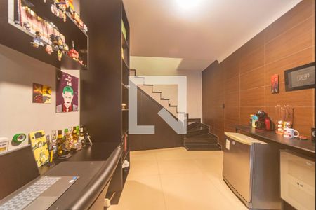 Casa à venda com 320m², 5 quartos e 2 vagas Casa à venda com 320m², 5 quartos e 2 vagasEscritório