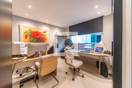 Casa à venda com 320m², 5 quartos e 2 vagas Casa à venda com 320m², 5 quartos e 2 vagasQuarto 4