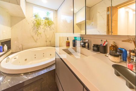 Casa à venda com 320m², 5 quartos e 2 vagas Casa à venda com 320m², 5 quartos e 2 vagasBanheiro do Quarto 1