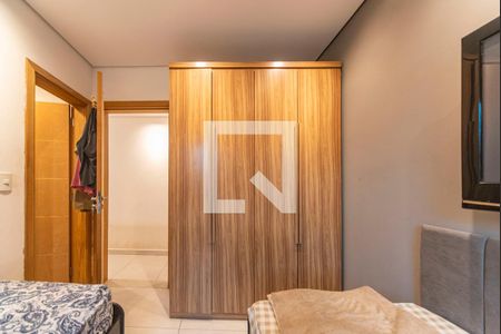 Casa à venda com 320m², 5 quartos e 2 vagas Casa à venda com 320m², 5 quartos e 2 vagasQuarto 2