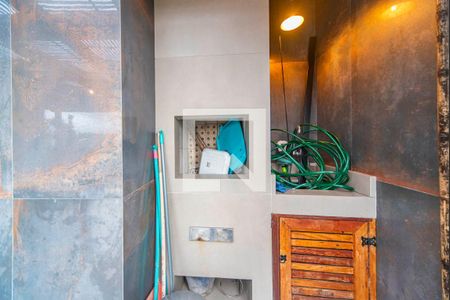 Casa à venda com 320m², 5 quartos e 2 vagas Casa à venda com 320m², 5 quartos e 2 vagasVaranda da Cobertura