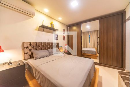 Casa à venda com 320m², 5 quartos e 2 vagas Casa à venda com 320m², 5 quartos e 2 vagasQuarto 5