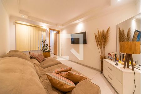 Casa à venda com 320m², 5 quartos e 2 vagas Casa à venda com 320m², 5 quartos e 2 vagasSala de TV