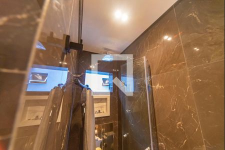 Casa à venda com 320m², 5 quartos e 2 vagas Casa à venda com 320m², 5 quartos e 2 vagasBanheiro do Quarto 4