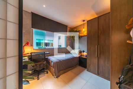 Casa à venda com 320m², 5 quartos e 2 vagas Casa à venda com 320m², 5 quartos e 2 vagasQuarto 3