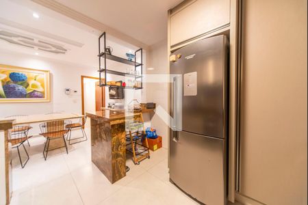 Casa à venda com 320m², 5 quartos e 2 vagas Casa à venda com 320m², 5 quartos e 2 vagasCozinha