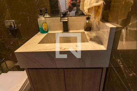 Casa à venda com 320m², 5 quartos e 2 vagas Casa à venda com 320m², 5 quartos e 2 vagasBanheiro do Quarto 4