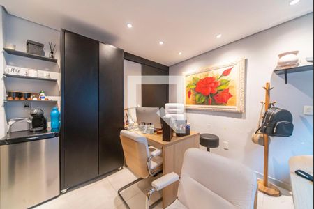 Casa à venda com 320m², 5 quartos e 2 vagas Casa à venda com 320m², 5 quartos e 2 vagasQuarto 4