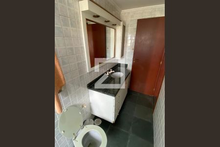 Casa à venda com 180m², 4 quartos e 1 vagaBanheiro