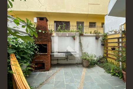 Casa à venda com 180m², 4 quartos e 1 vagaQuintal