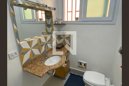 Casa à venda com 180m², 4 quartos e 1 vagaBanheiro suíte 1