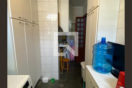 Casa à venda com 180m², 4 quartos e 1 vagaÁrea de Serviço