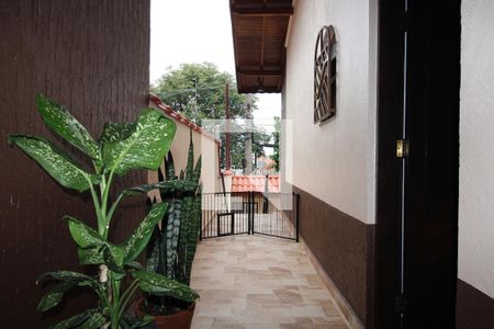 Casa à venda com 206m², 3 quartos e 3 vagasCorredor