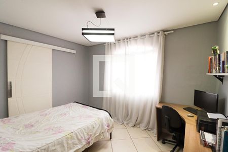 Casa à venda com 225m², 3 quartos e 1 vagaSuíte 1