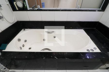 Casa à venda com 225m², 3 quartos e 1 vagaBanheiro da Suíte 2