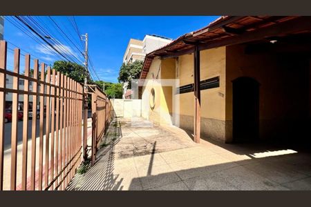 Área comum de casa à venda com 3 quartos, 302m² em Sagrada Família, Belo Horizonte