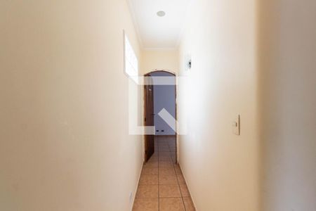 Corredor de casa para alugar com 3 quartos, 135m² em Vila Ré, São Paulo