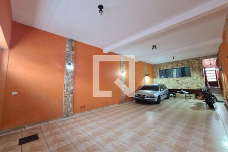 Casa à venda com 307m², 5 quartos e 4 vagas Casa à venda com 307m², 5 quartos e 4 vagasGaragem