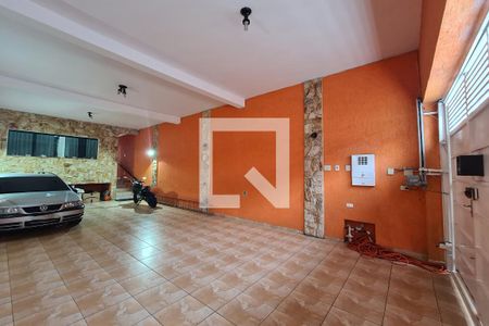 Casa à venda com 307m², 5 quartos e 4 vagas Casa à venda com 307m², 5 quartos e 4 vagasGaragem