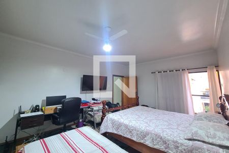 Casa à venda com 307m², 5 quartos e 4 vagas Casa à venda com 307m², 5 quartos e 4 vagasQuarto 2