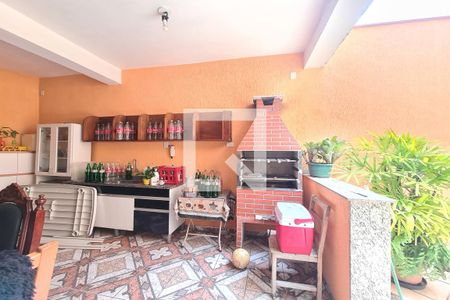 Casa à venda com 307m², 5 quartos e 4 vagas Casa à venda com 307m², 5 quartos e 4 vagasQuintal e area de serviço