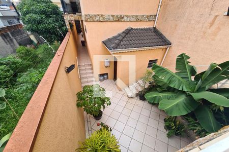 Casa à venda com 307m², 5 quartos e 4 vagas Casa à venda com 307m², 5 quartos e 4 vagasQuintal
