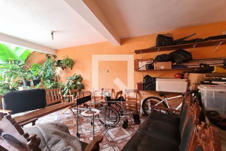 Casa à venda com 307m², 5 quartos e 4 vagas Casa à venda com 307m², 5 quartos e 4 vagasQuintal e area de serviço