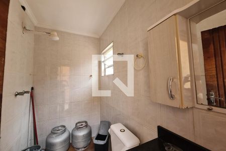 Casa à venda com 307m², 5 quartos e 4 vagas Casa à venda com 307m², 5 quartos e 4 vagasBanheiro 2
