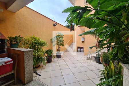 Casa à venda com 307m², 5 quartos e 4 vagas Casa à venda com 307m², 5 quartos e 4 vagasQuintal