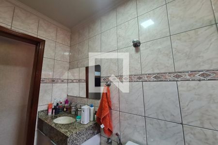 Casa à venda com 307m², 5 quartos e 4 vagas Casa à venda com 307m², 5 quartos e 4 vagasBanheiro 1