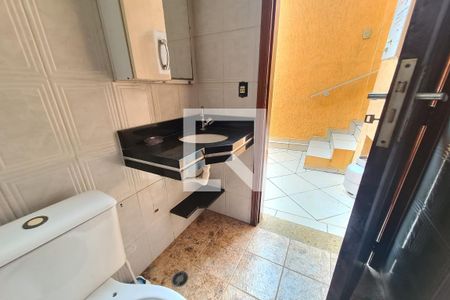 Casa à venda com 307m², 5 quartos e 4 vagas Casa à venda com 307m², 5 quartos e 4 vagasBanheiro 2