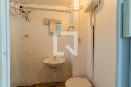 Banheiro de apartamento para alugar com 1 quarto, 60m² em Rubem Berta, Porto Alegre