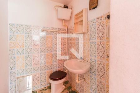 Banheiro de apartamento para alugar com 1 quarto, 60m² em Rubem Berta, Porto Alegre