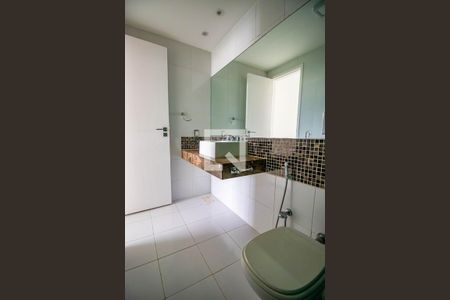 Apartamento à venda com 200m², 2 quartos e 1 vaga Apartamento à venda com 200m², 2 quartos e 1 vagaBanheiro Social