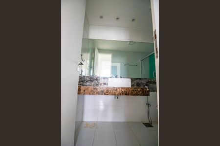 Apartamento à venda com 200m², 2 quartos e 1 vaga Apartamento à venda com 200m², 2 quartos e 1 vagaBanheiro Social