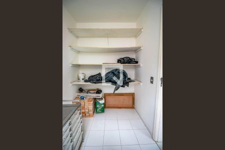 Apartamento à venda com 200m², 2 quartos e 1 vaga Apartamento à venda com 200m², 2 quartos e 1 vagaQuarto Serviço