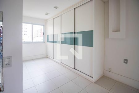 Apartamento à venda com 200m², 2 quartos e 1 vaga Apartamento à venda com 200m², 2 quartos e 1 vagaCloset Suíte