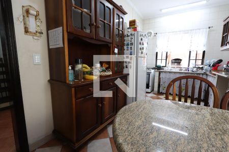 Casa à venda com 233m², 4 quartos e 3 vagascozinha