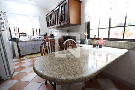 Casa à venda com 233m², 4 quartos e 3 vagascozinha