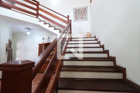 Casa à venda com 233m², 4 quartos e 3 vagasescada