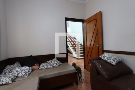 Sala de TV de casa à venda com 4 quartos, 233m² em Vila Virginia, São Paulo