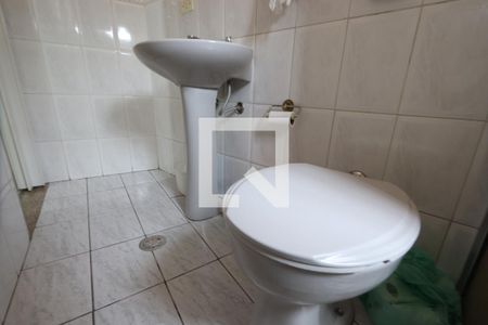 Casa à venda com 233m², 4 quartos e 3 vagasbanheiro casa 2