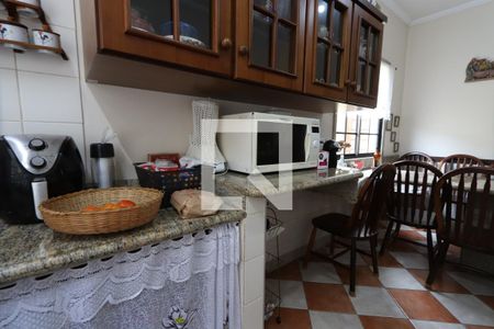 Casa à venda com 233m², 4 quartos e 3 vagascozinha