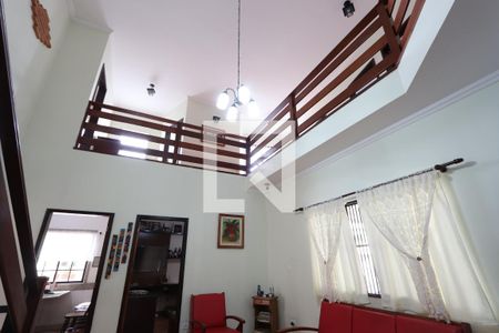 Sala de casa à venda com 4 quartos, 233m² em Vila Virginia, São Paulo