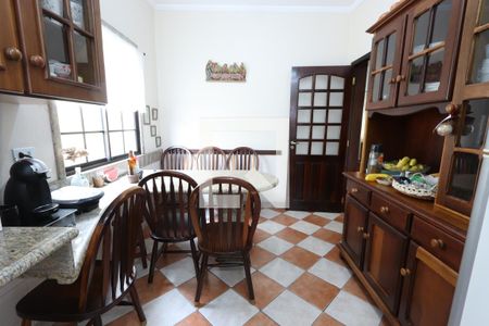 Casa à venda com 233m², 4 quartos e 3 vagascozinha