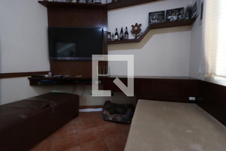 Sala de TV de casa à venda com 4 quartos, 233m² em Vila Virginia, São Paulo