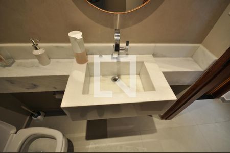 Lavabo de casa de condomínio à venda com 3 quartos, 190m² em Vila Mazzei, São Paulo