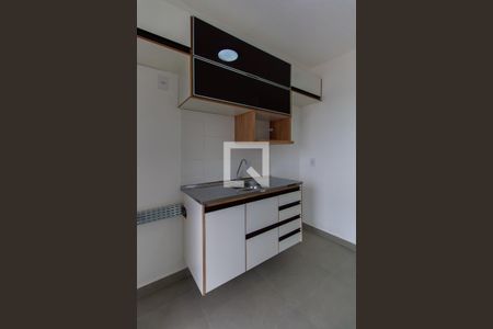 Cozinha de apartamento para alugar com 2 quartos, 39m² em Vila Tolstoi, São Paulo
