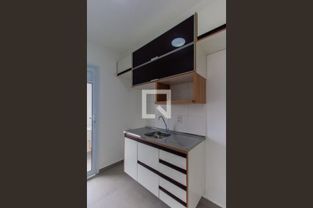 Cozinha de apartamento para alugar com 2 quartos, 39m² em Vila Tolstoi, São Paulo