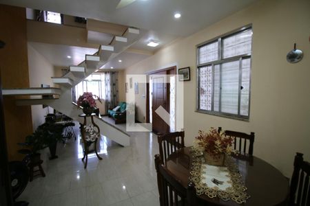 Sala de casa à venda com 3 quartos, 332m² em Penha, Rio de Janeiro